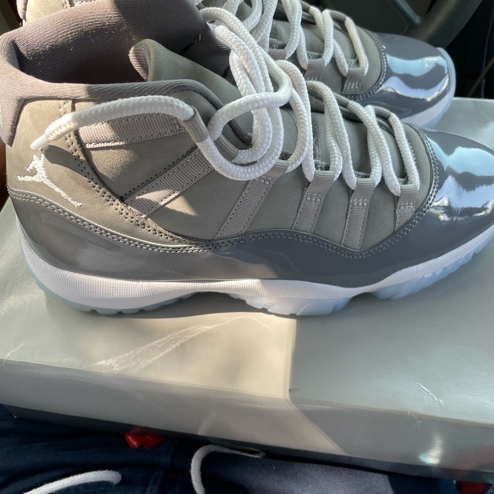 selling cool grey Jordan 11s 9/10 condition. Worn but still in perfect form